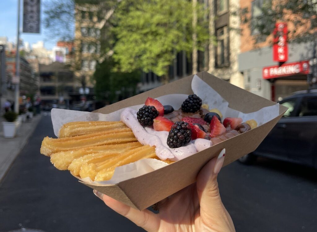 churros with blackberry cream