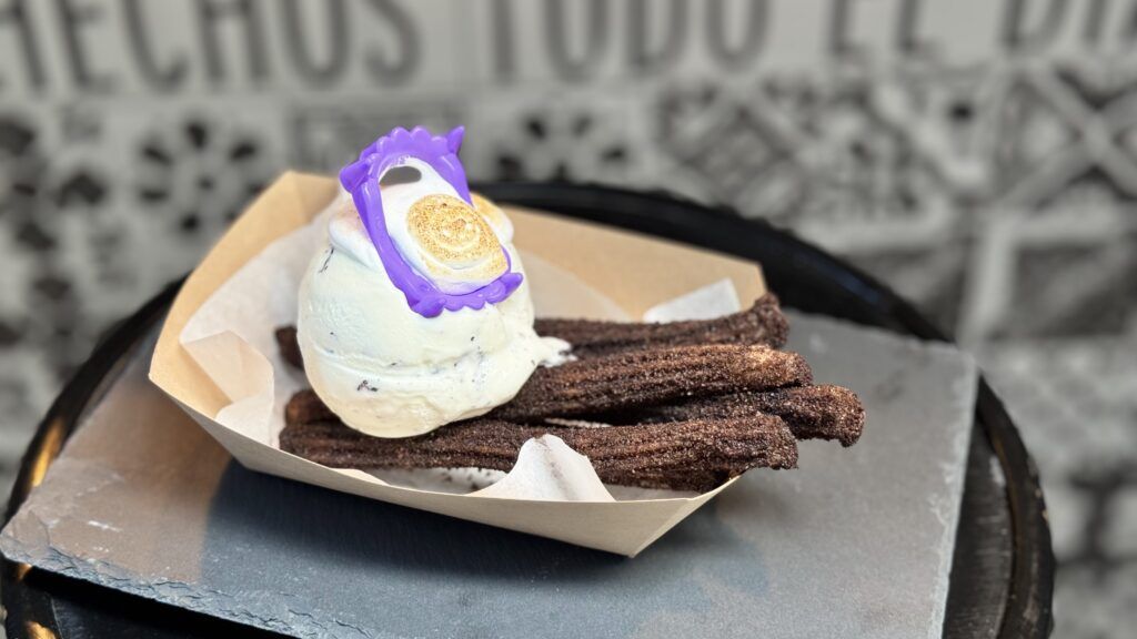 churros with chocolate, halloween special